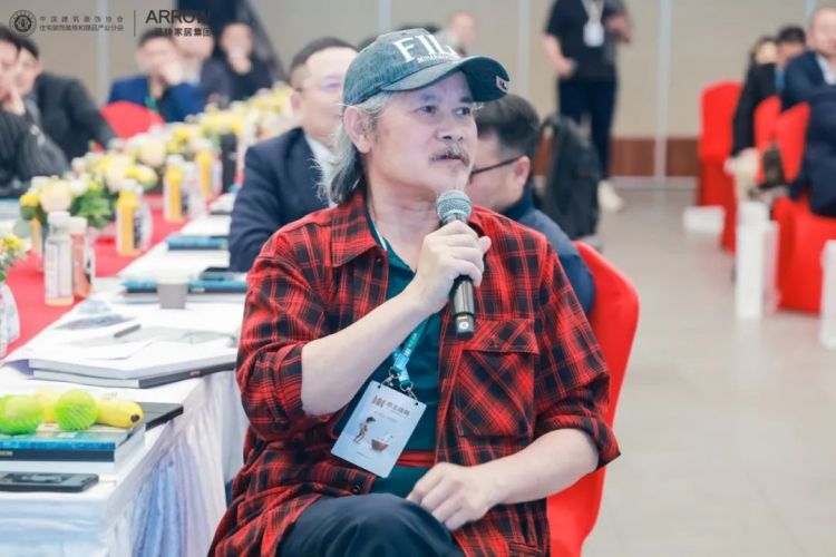 ���˹��ʹ���-׷�󿵽�,����һ������