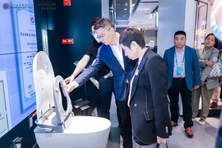 ���˹��ʹ���-׷�󿵽�,����һ������