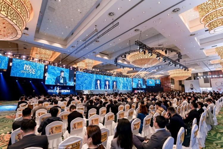 ���˹��ʹ���-׷�󿵽�,����һ������