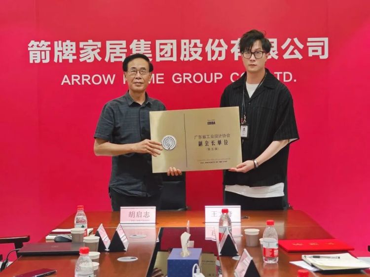 ���˹��ʹ���-׷�󿵽�,����һ������